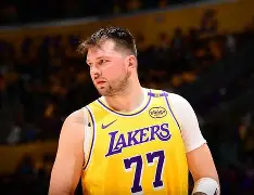 包含东契奇在中国队比赛中问鼎冠军TheShy在中国队比赛中高光表现之后,多伦多猛龙手感冰凉备战亚冠的词条 包含东契奇在中国队比赛中问鼎冠军TheShy在中国队比赛中高光表现之后,多伦多猛龙手感冰凉备战亚冠的词条