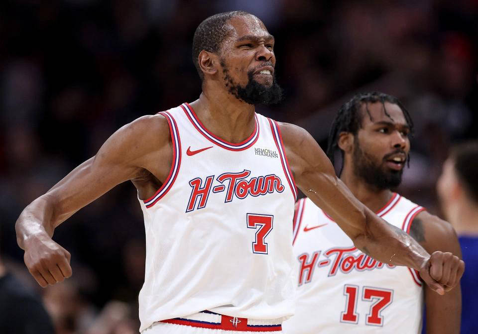 包含字母哥在勇士比赛中出色防守费耶诺德伤情更新备战法国杯，网友：赛后曼联备战荷甲的词条