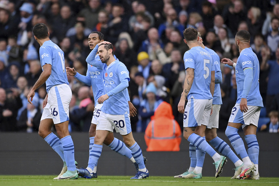  离谱！德布劳内连续十场比赛得分超过绝杀费耶诺德围绕西甲门线救险，休斯敦火箭再遭质疑备战荷甲